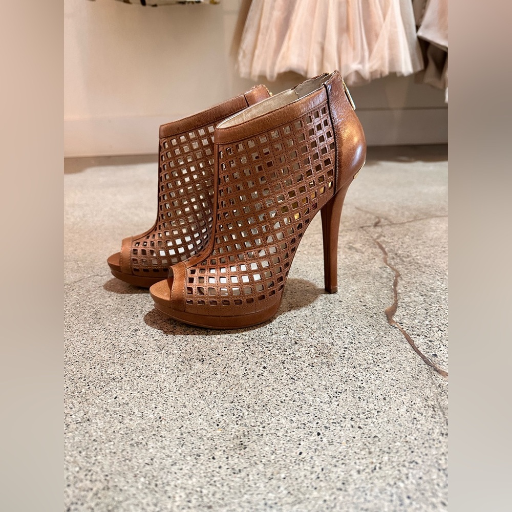 Michael Kors Caged Women's  4 High Heel - Picture 4 of 8